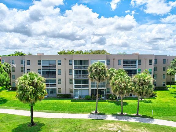 2nd image of 1831 Sabal Palm Dr APT 306