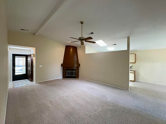 4th image of 10815 Griffith Park Dr NE
