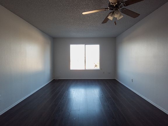 5th image of 11816 Victory Blvd #313