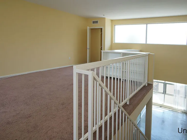 922 W 23rd St #209 — Photo 11
