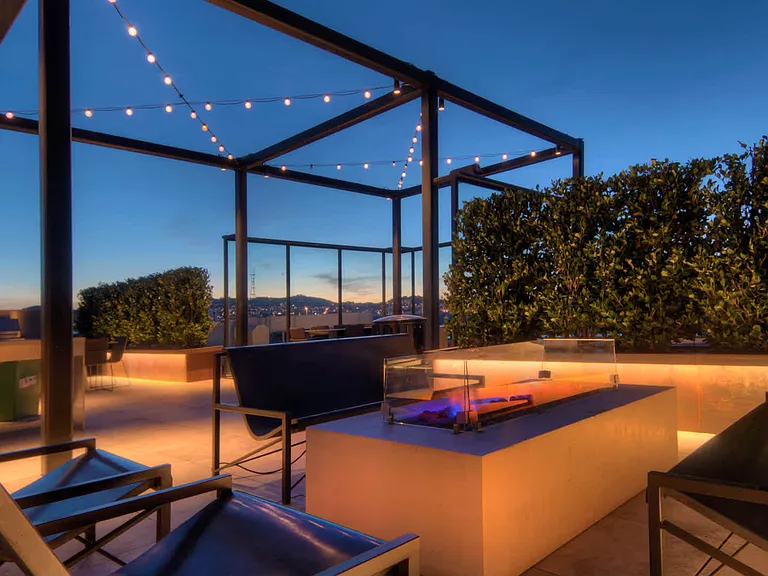 Rooftop Lounge