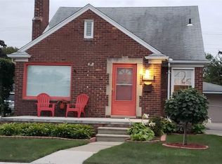 16448 Toepfer Dr, Eastpointe, MI 48021