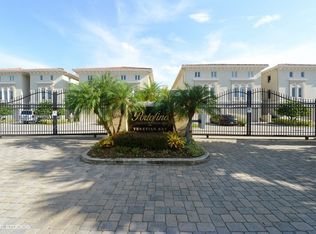 1026 Paseo Del Rio NE, Saint Petersburg, FL 33702