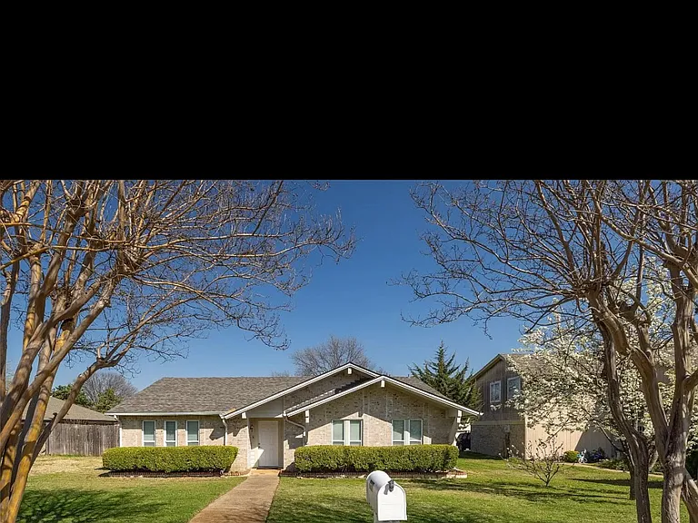 2621 Lemmontree Ln — Photo 5