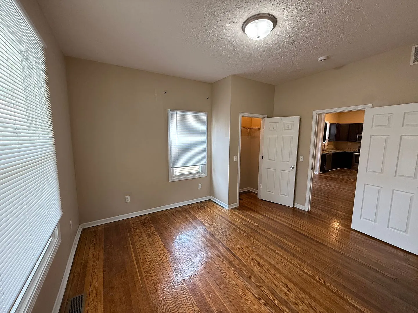 208 W Stadium Ave — Photo 4