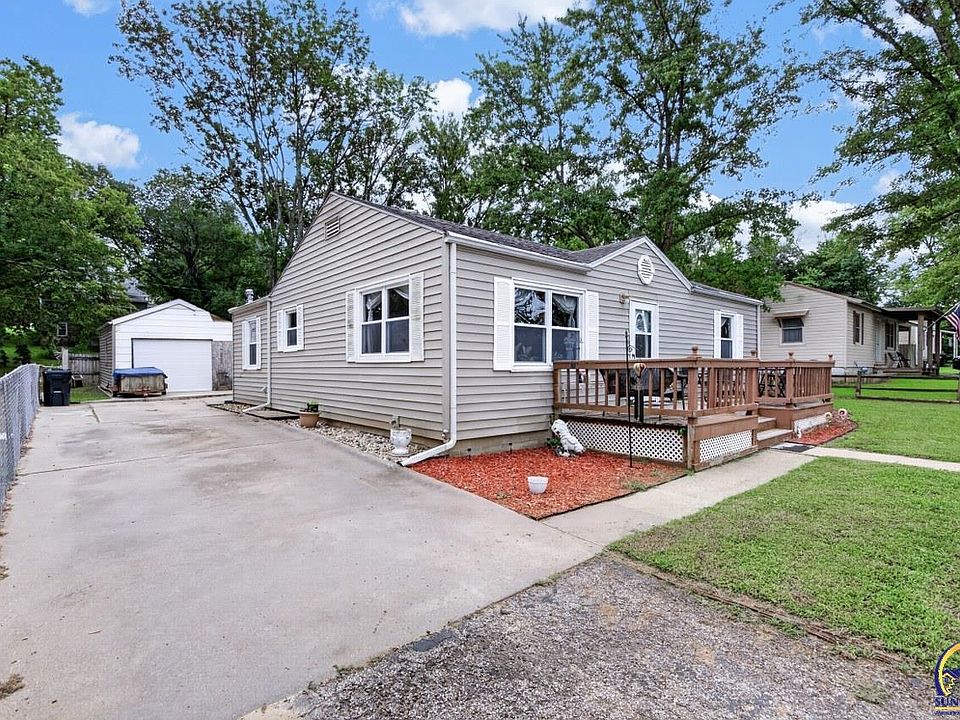 1st image of 918 Forest Ave