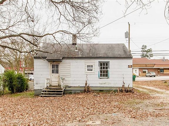 3rd image of 2503 Oaklawn Blvd