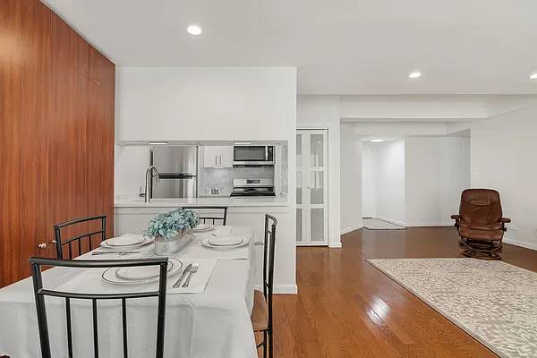 Rented by New York Private Realty Group | media 27