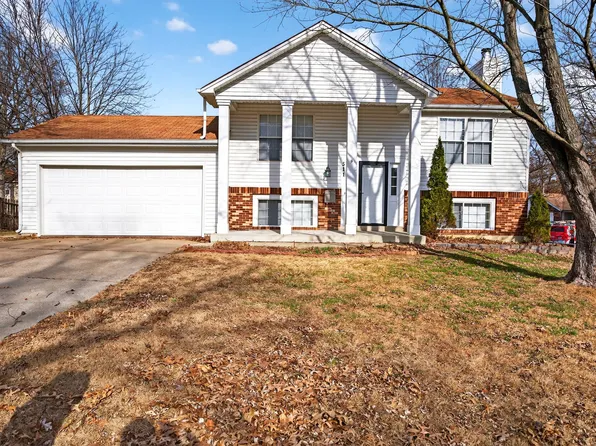 511 Chapparal Dr, O'Fallon, MO 63368