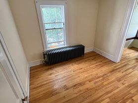360-364 South Winooski Ave, B