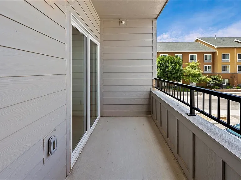 Hawk's Landing Apartments — Photo 77