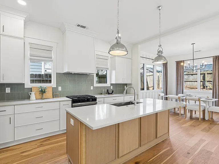 Whitefoord Ave NE — Photo 15