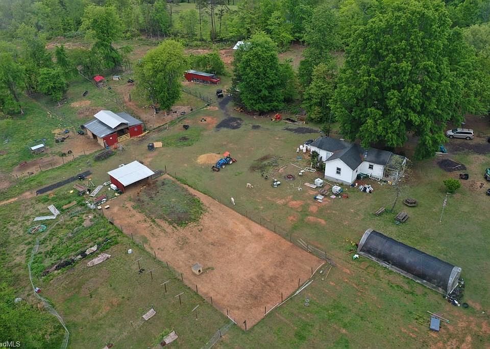 1st image of 150 Leffew Dr