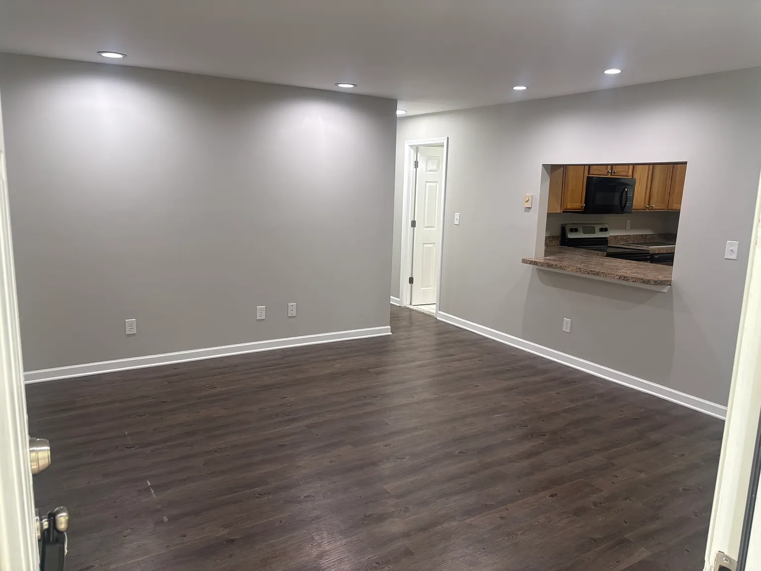 2 bed, 890 sqft, $1,375 — Photo 3