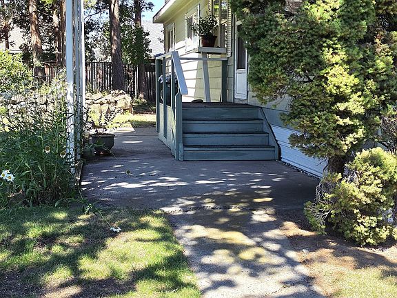 4th image of 2200 NE Highway 20 Unit 10