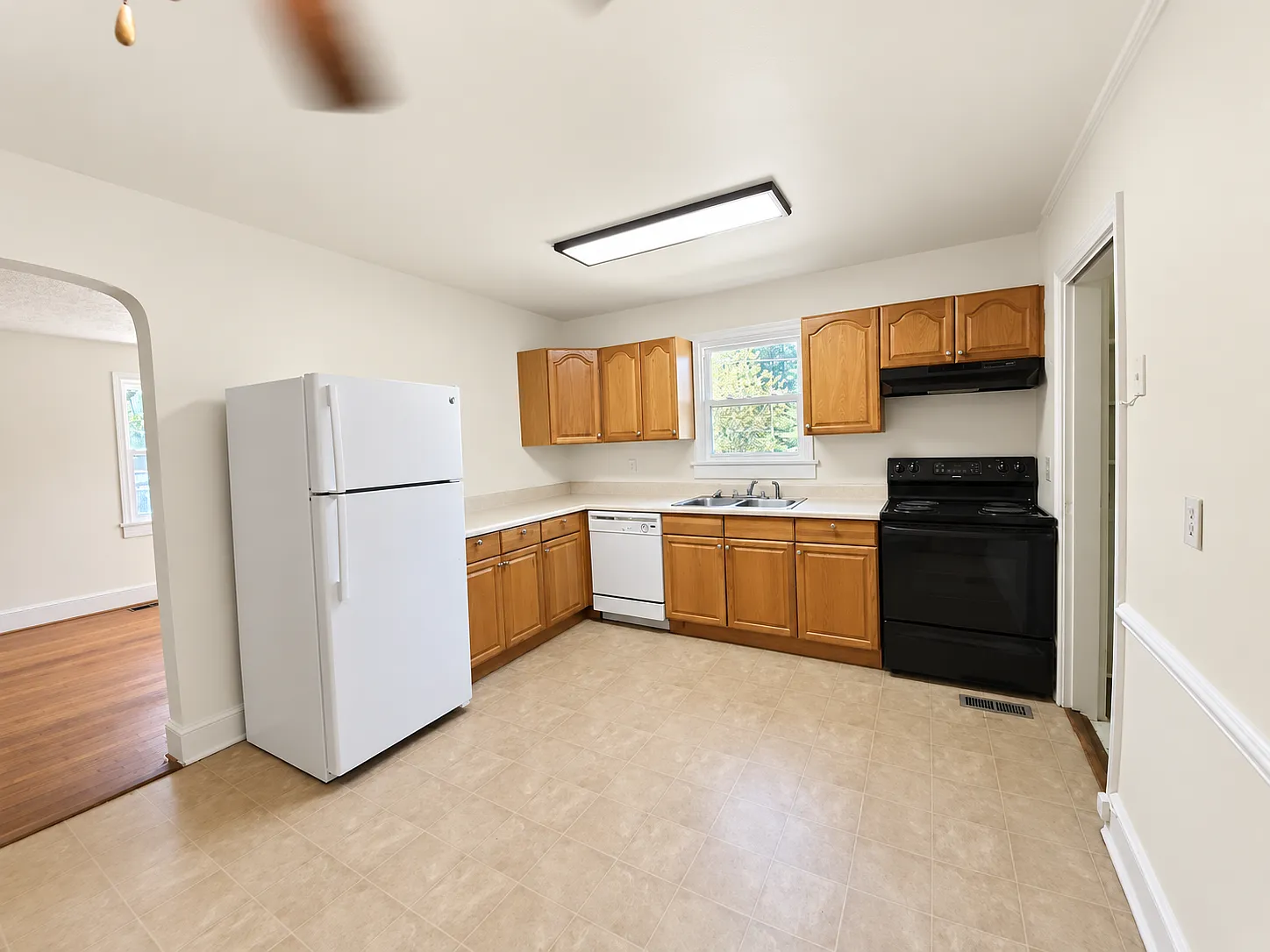 4 bed, 1539 sqft, $2,000 — Photo 4