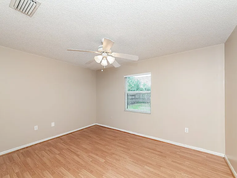 4208 76th Dr E — Photo 13