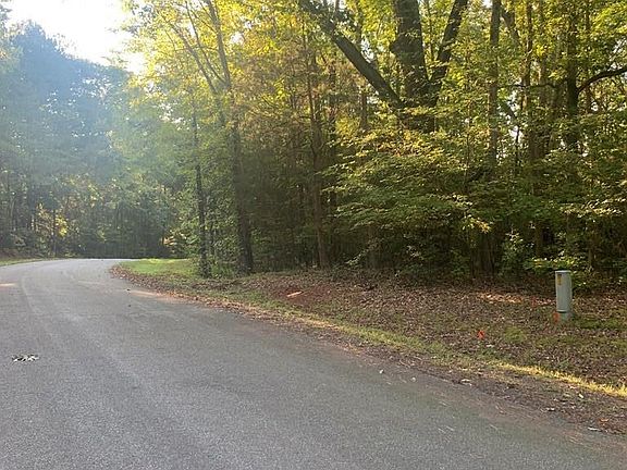 5th image of 85 Country Ct