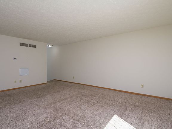 5th image of 3919-3943 Long Dr