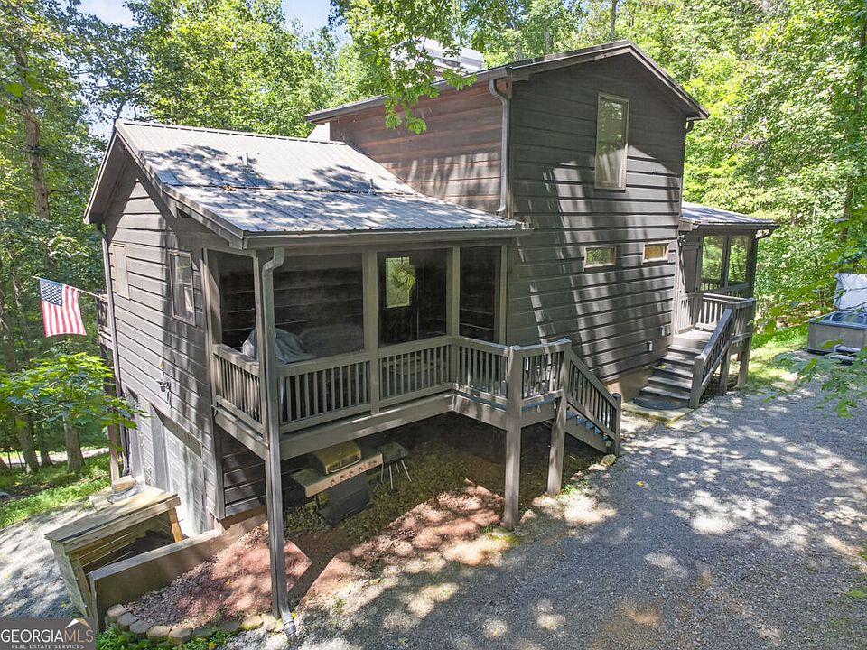 1st image of 10 Esker Ct