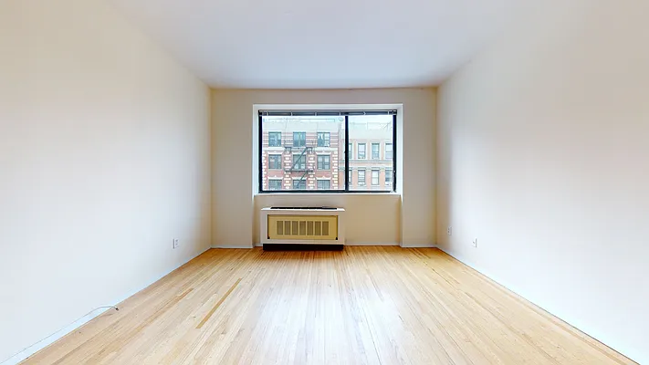 Rented by Bond New York | media 23