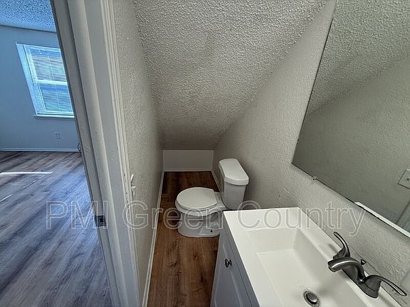 4th image of 318 E Redwood St #72-4
