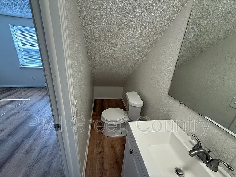318 E Redwood St #72-4 — Photo 4