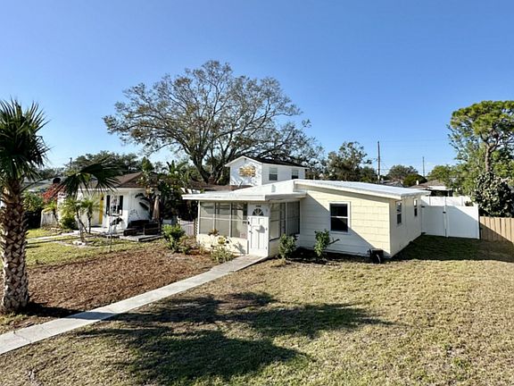 5th image of 5566 Kelly Dr N