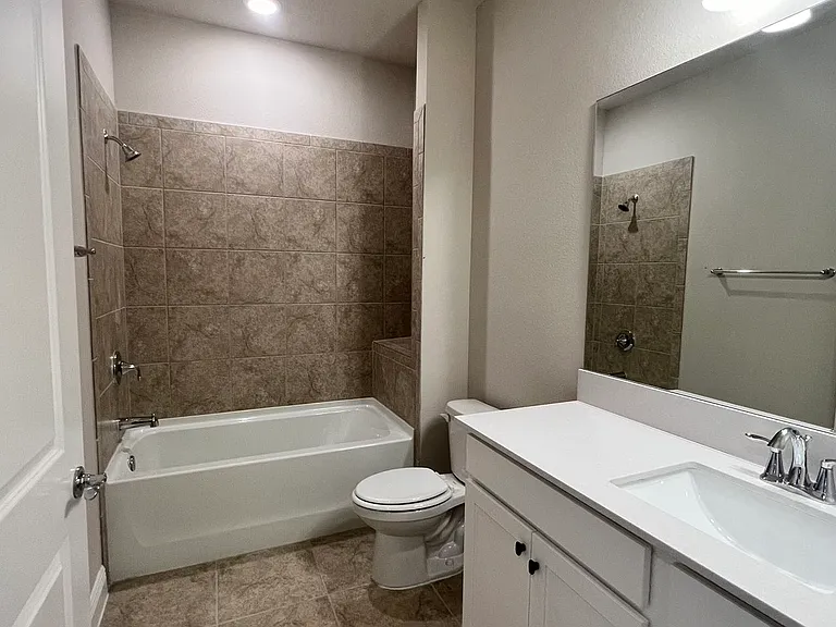 4961 Rain Shadow Dr — Photo 10