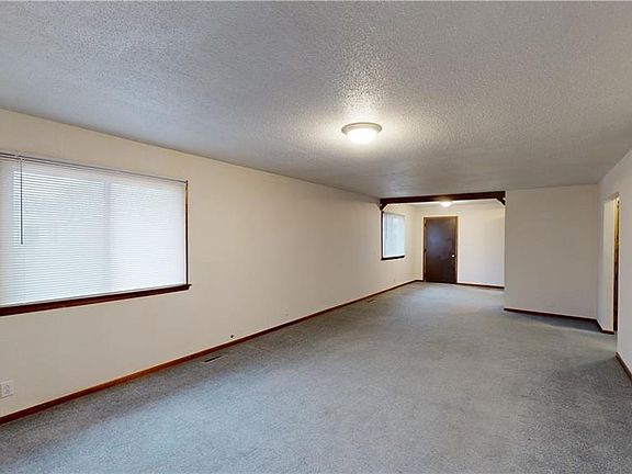 3rd image of 451 E Elm St