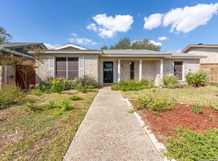 8325 Windway Dr, Windcrest, TX 78239