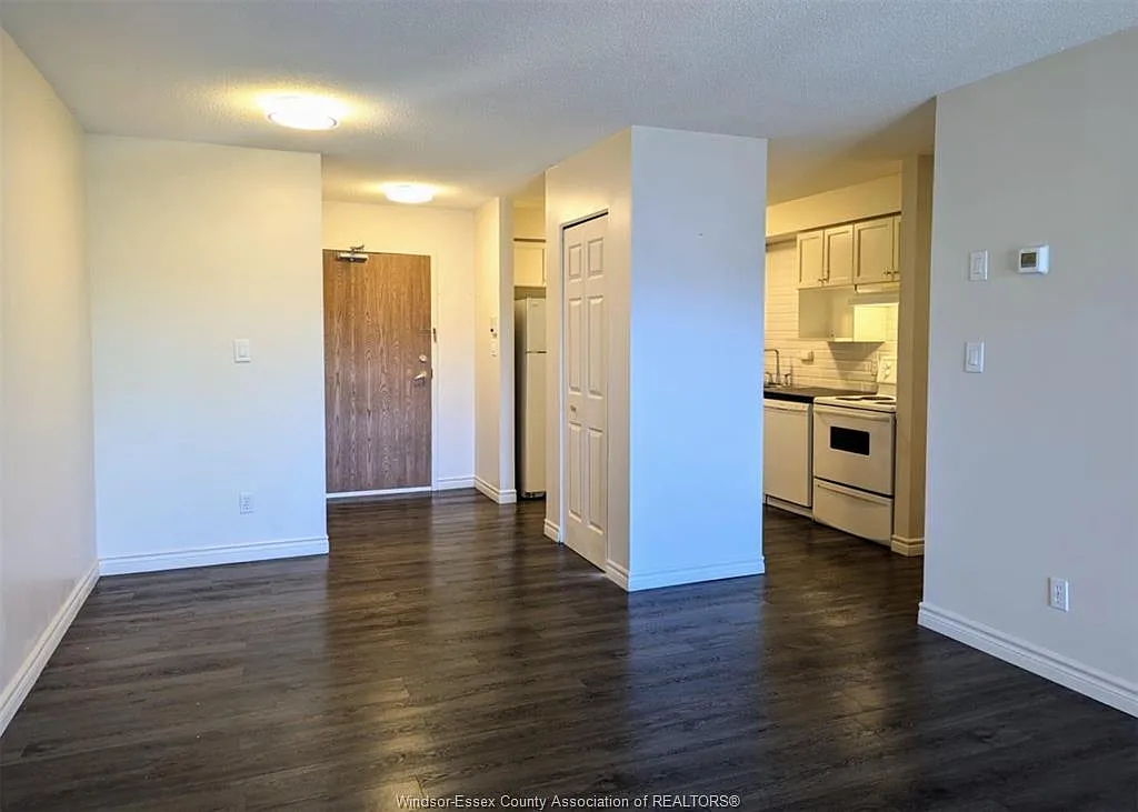 2 bed, 1.0 bath, $1,700 — Photo 4
