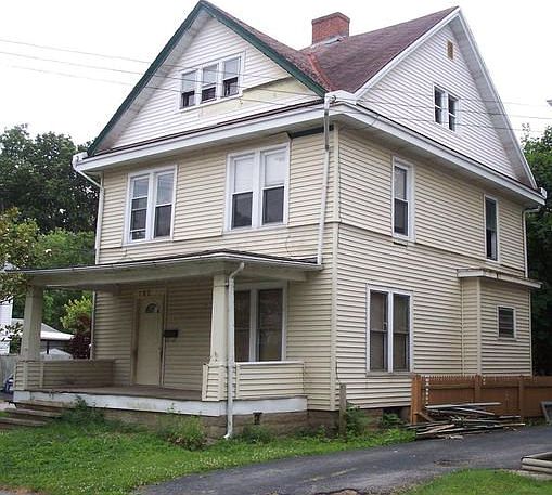 1st image of 205 Lake St