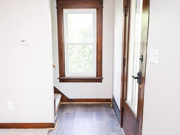 5th image of 328 Union St