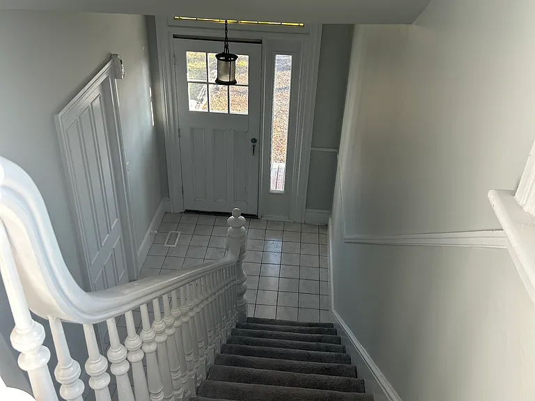 1421 Lakeshore Rd — Photo 8