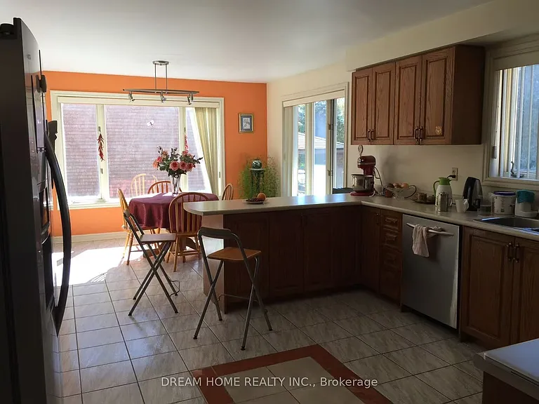 51 Dunn Dr — Photo 6