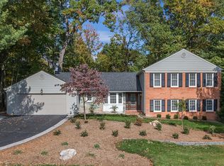 9010 Streamview Ln, Vienna, VA 22182