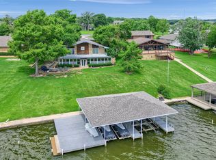 105 Cheyenne Dr, Lake Kiowa, TX 76240