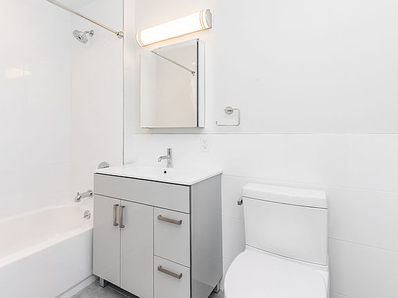 4th image of 27-17 21st St #3
