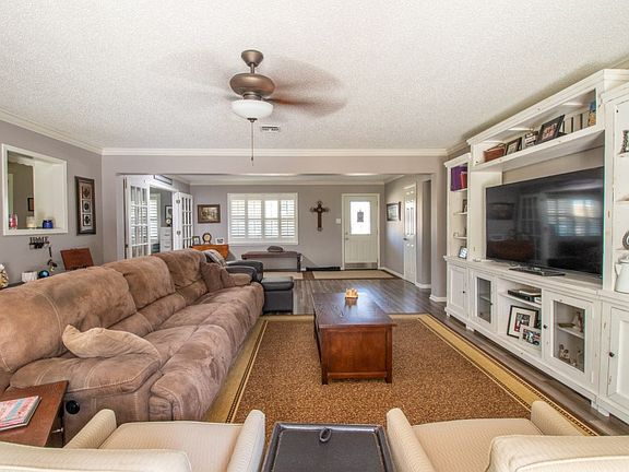 3rd image of 3014 Creasey Dr