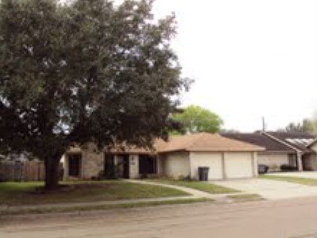 1st image of 215 Paisano Dr