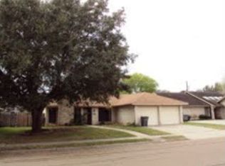 215 Paisano Dr, Victoria, TX 77904