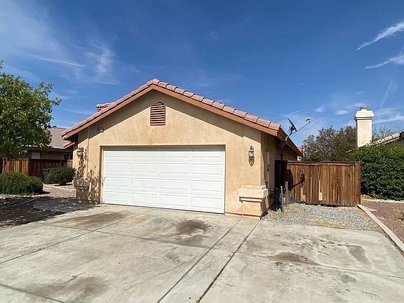 2nd image of 18645 Laurie Ln