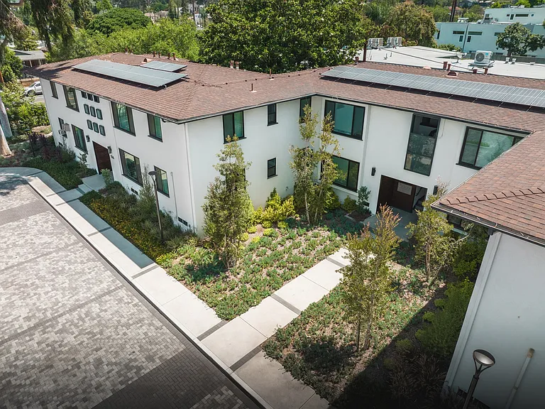 Yosemite Garden Apartments — Photo 13