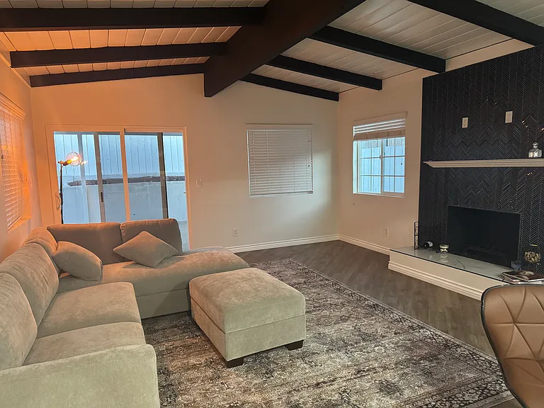 8631 Flanders Dr — Photo 1