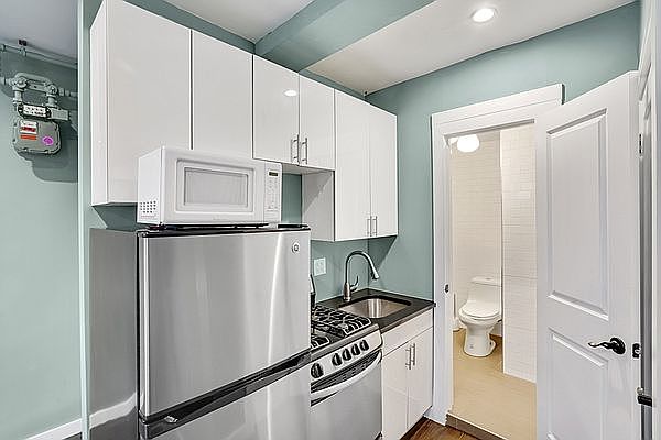 1st image of 534 E 14th St APT 11