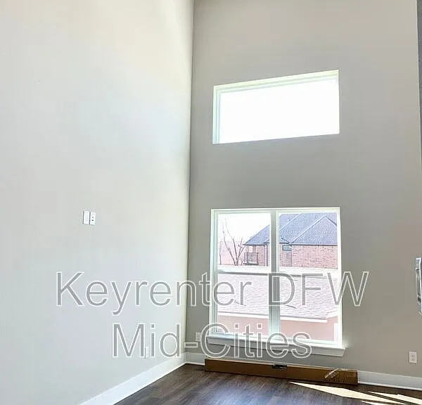 1431 Pearson St — Photo 5