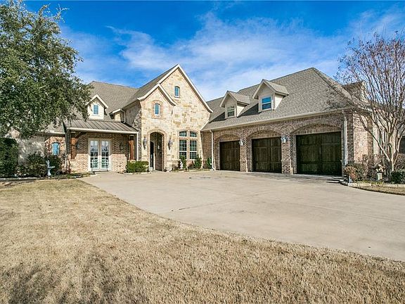 3rd image of 107 Water Garden Dr