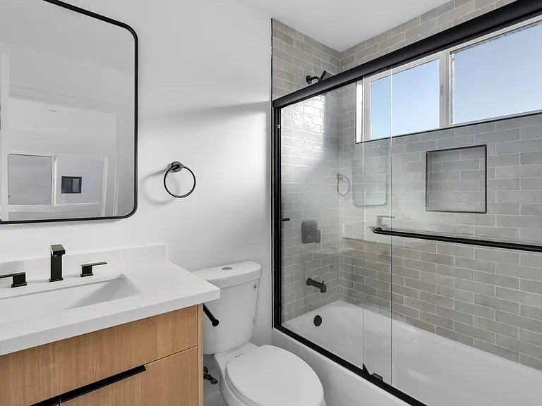 Best Priced Luxury 4 & 5 Bed Townhomes in Mid-City! — Photo 19