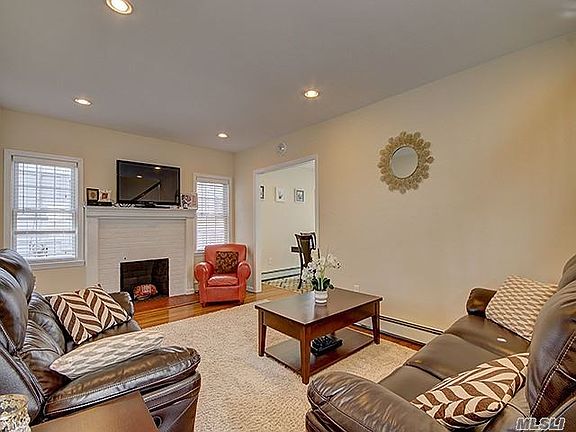 4th image of 2339 Yorktown St